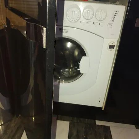 Palms: Modern With A Large Terrace