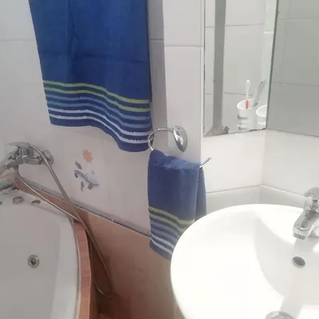 Palms: Modern With A Large Terrace דירה