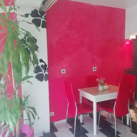 Daire Palms: Modern With A Large Terrace *