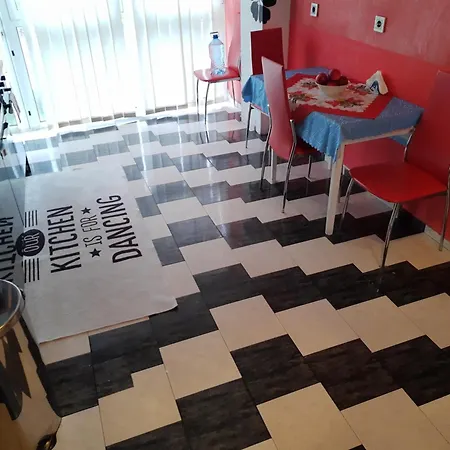 Palms: Modern With A Large Terrace דירה