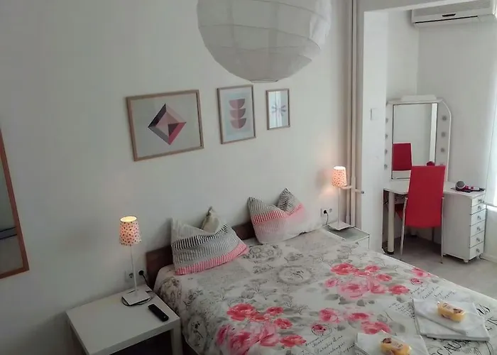 Palms: Modern With A Large Terrace * 索菲亞