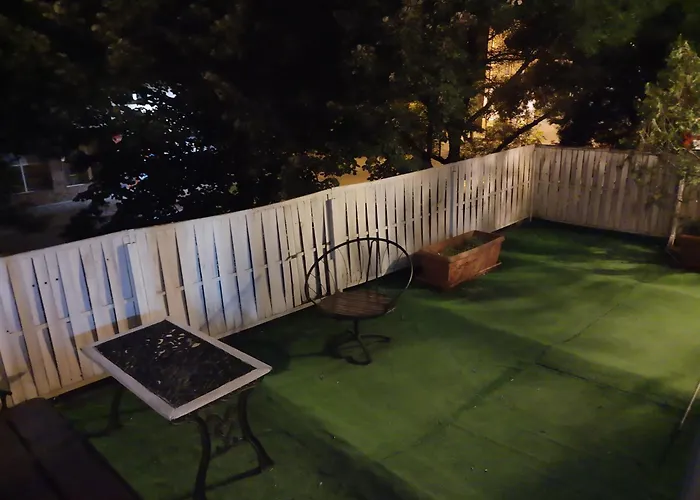 Palms: Modern With A Large Terrace *